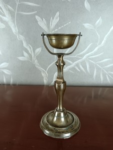  antique brass oil lamp with a gimbaled (swiveling) bowl (7).jpg